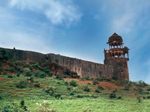 Bajrangarh Fort Guna historical tourist place and scenic view