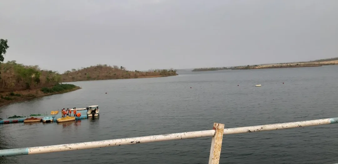 Gopisagar Dam Guna picnic spot and nature view