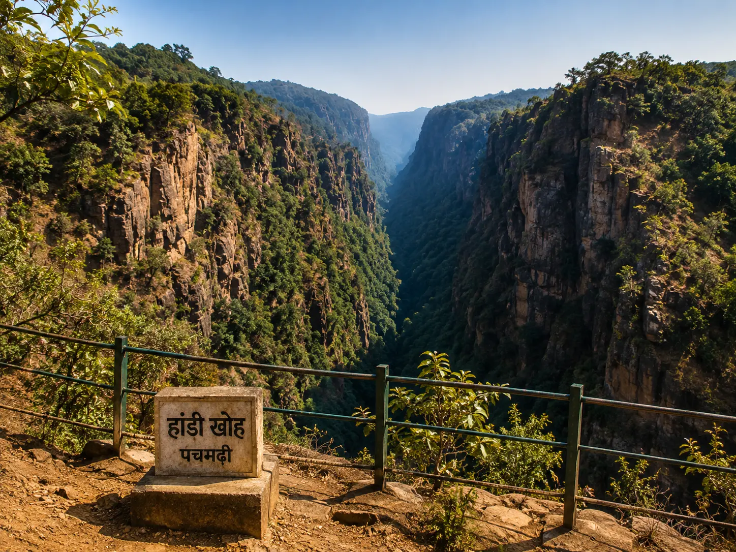 Handi Khoh valley viewpoint in Pachmarhi